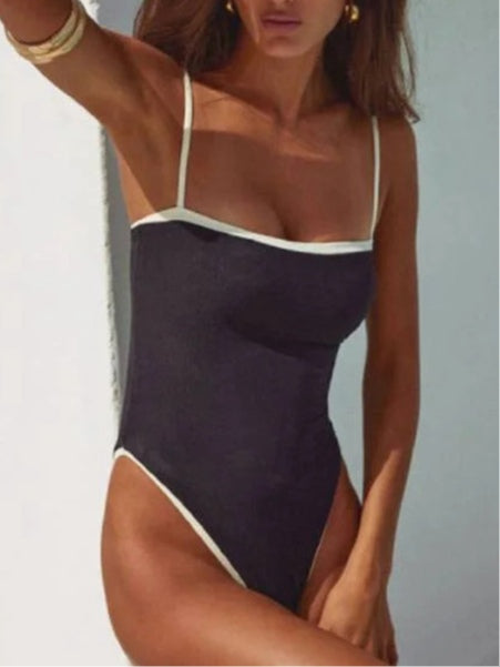 Bañador de una pieza minimalista en dos tonos, blanco y negro, estilo Chanel