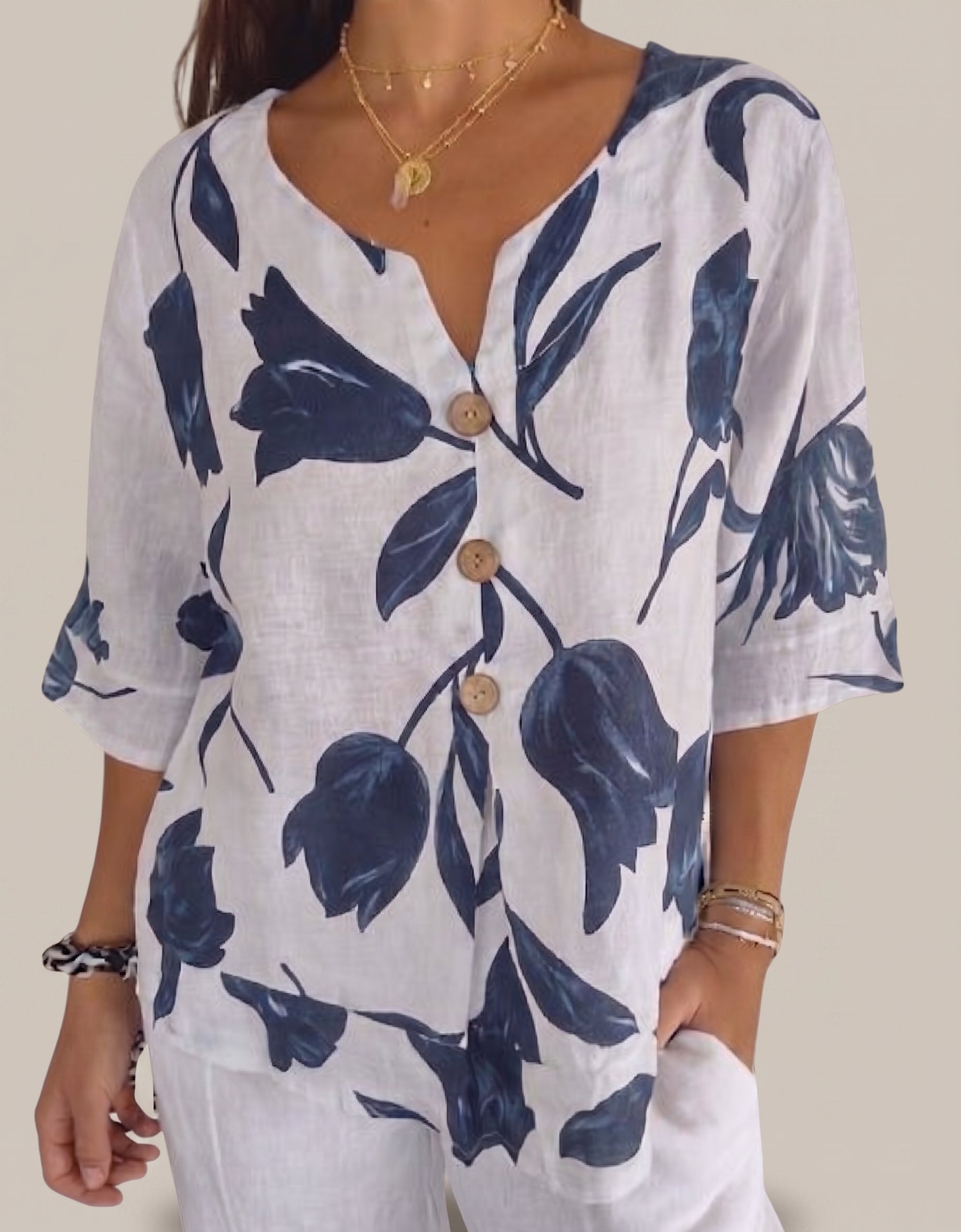 Camiseta de punto con cuello en V de lino y algodón estampada