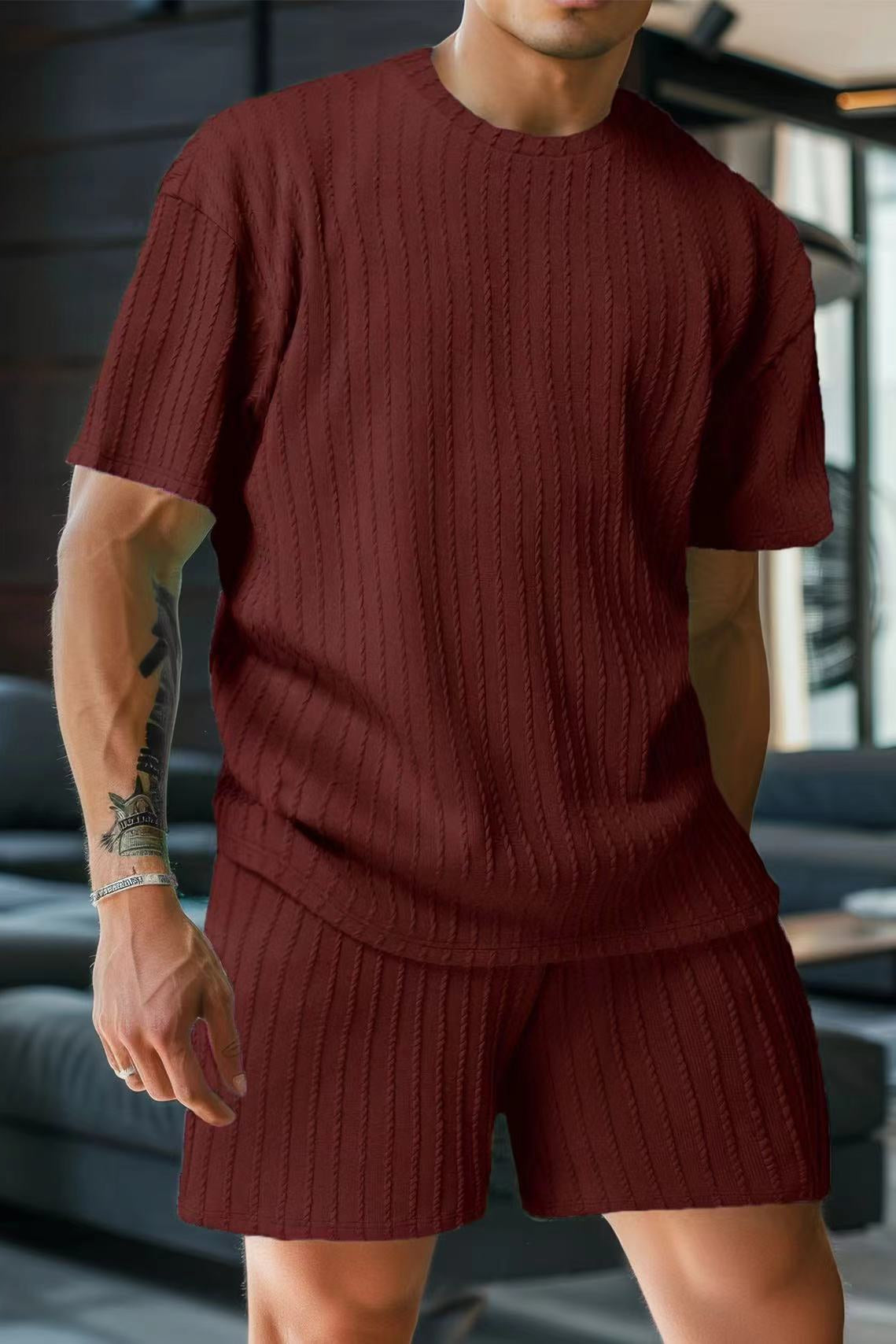 Traje informal a rayas de un solo color