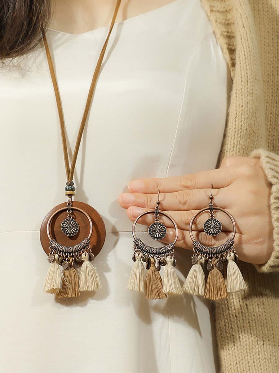 Conjunto de collar y pendientes bohemios con borlas, estilo vintage desgastado