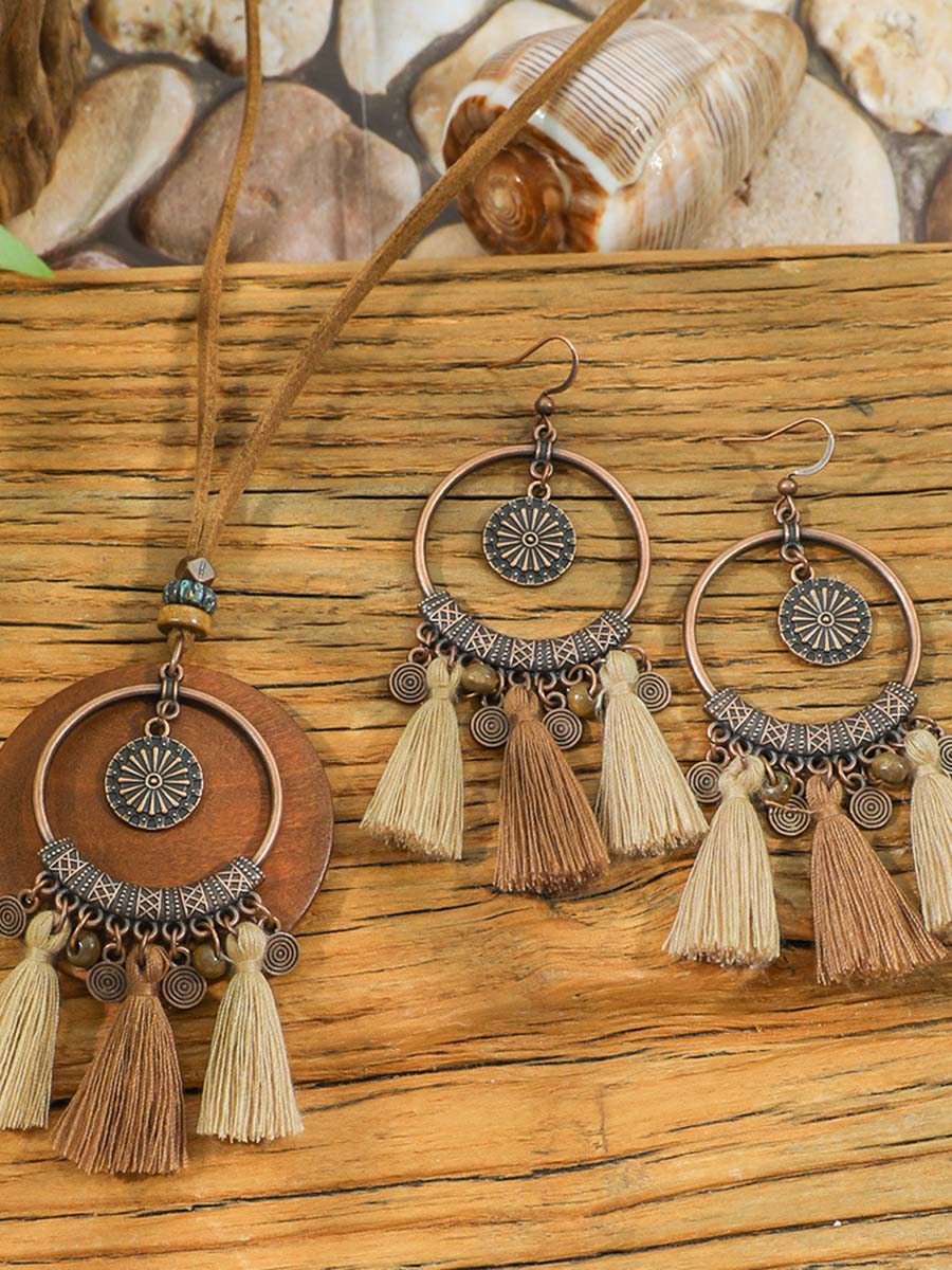 Conjunto de collar y pendientes bohemios con borlas, estilo vintage desgastado
