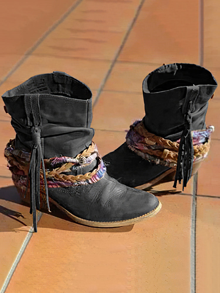 Botines vintage de estilo western tribal con borlas