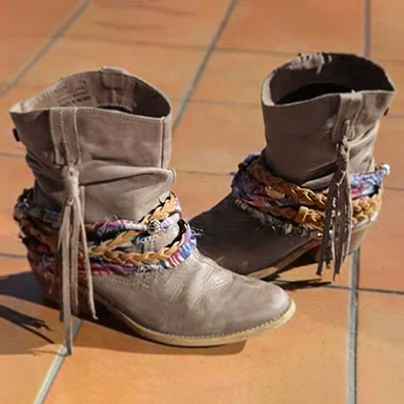 Botines vintage de estilo western tribal con borlas