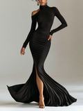 Vestido largo ajustado tipo sirena con hombros al descubierto, cuello alto, corte ceñido y abertura